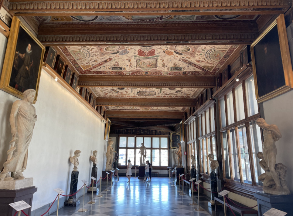 Loggiato degli Uffizi