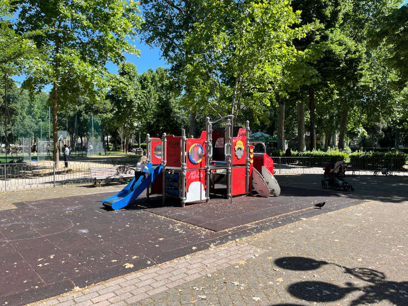 Giochi_per_bambini_piazza_d'azeglio